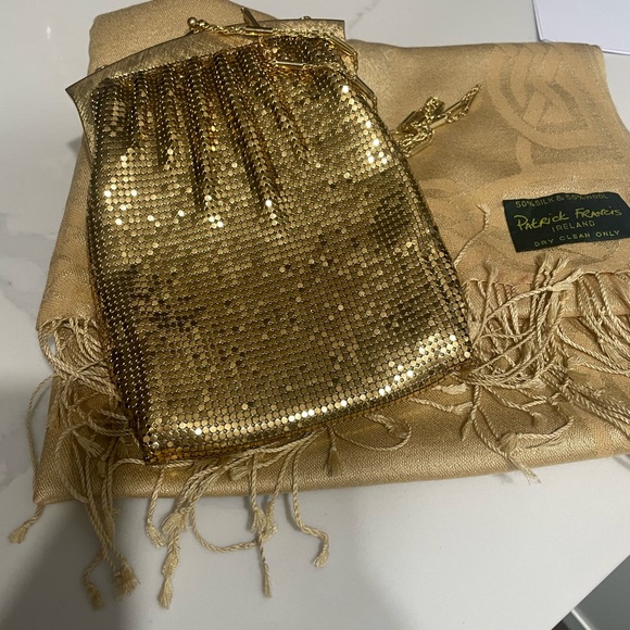 Whiting & Davis Handbags - Vintage Pristine Whiting Davis Gold Lame Bag